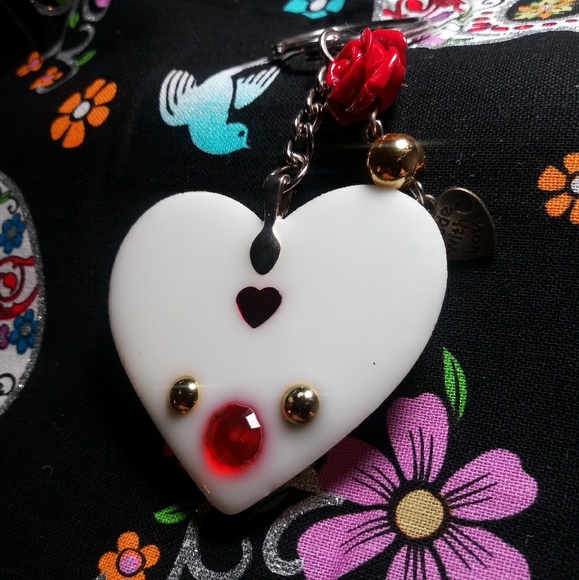 Puffy ❤ Keychain - Picture 5 of 6